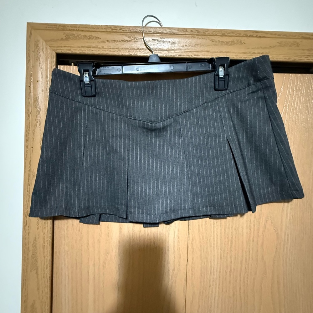Almost Famous Charcoal Pinstripe Mini Skort - Picture 2 of 3